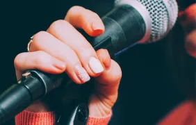 Вокалисты и авторы. Что продавать на ArtPro Market?